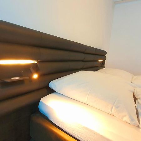 Helles Zimmer Mit Kingsize-Bett マンハイム エクステリア 写真